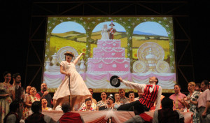 Foto di scena L’elisir d'amore Opera in due atti di Gaetano Doninzetti Libretto di Felice Romani Teatro Marucino Comune di Chieti Regia: Cesare Scarton Costumi: Laura Viani Chieti, 23,25 Novembre, 2012.