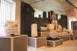 Allestimento Scenografico ed Espositivo per la Mostra Est Locus…
