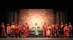 Foto di scena Adina, ossia il Califfo di Bagdad Farsa in un atto di Giocchino Rossini Libretto di Gherardo Bevilacqua Aldobrandini Regia: Cesare Scarton Costumi: Laura Viani Immagini digitali: Flaviano Pizzardi - The Pool Factory Teatro “Flavio Vespasiano” Edizione critica della fondazione Rossini di Pesaro In collaborazione con L’Accademia Nazionale di Santa Cecilia Rieti, 29 Settembre , 2012.