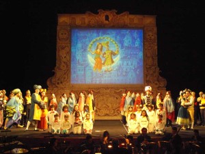Foto di scena Chi rapì la topina Costanza anno 2010 Commedia mucisale giocosa di Roberta Vacca, liberamente tratta da "Il ratto del serraio" di Wolfgang Amadeus Mozart Regia: Cesare Scarton Costumi di: Tiziana Cannavacciuolo Accademia nazionale di Santa Cecilia Auditorium parco della musica di Roma