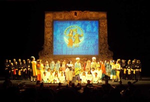 Foto di scena Chi rapì la topina Costanza anno 2010 Commedia mucisale giocosa di Roberta Vacca, liberamente tratta da "Il ratto del serraio" di Wolfgang Amadeus Mozart Regia: Cesare Scarton Costumi di: Tiziana Cannavacciuolo Accademia nazionale di Santa Cecilia Auditorium parco della musica di Roma