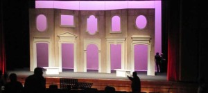 Foto di scena Cosi fan tutte anno 2010 Dramma giocoso in due atti di Wolfgang Amadeus Mozart su libretto di Lorenzo Da Ponte Regia: Cesare Scarton Costumi di: Zaira De Vincentiis Accademia nazionale di Santa Cecilia Auditorium parco della musica di Roma
